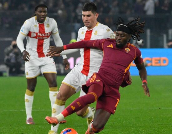 Gafă incredibilă în apărarea lui Genoa! Echipa lui Dan Șucu, iertată de Roma după 0-3 la pauză