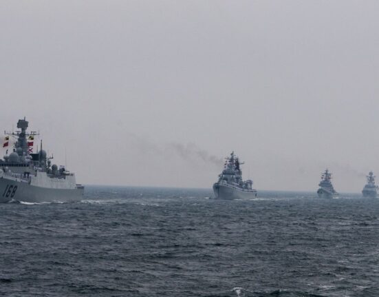 China continuă exercițiile militare cu foc real în jurul Taiwanului și simulează un blocaj al insulei