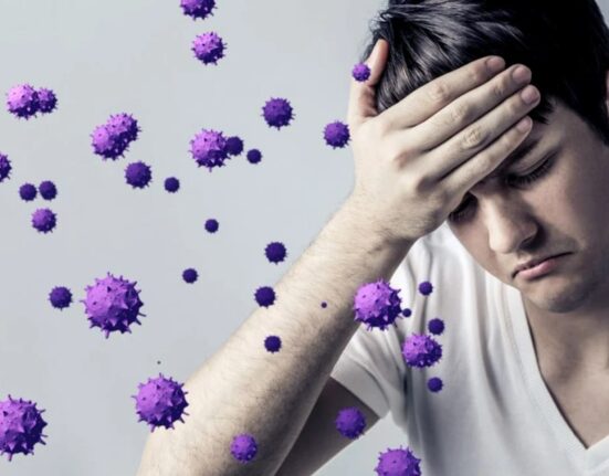 Gripa face ravagii de Sărbători: peste 10.000 de cazuri noi într-o săptămână. Specialiștii avertizează că va fi mai rău în 2026