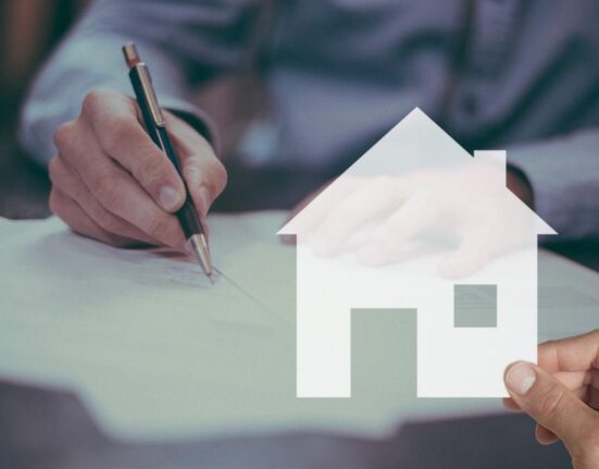 Vești bune pentru români: Ce se va întâmpla cu ratele ipotecare în 2026?