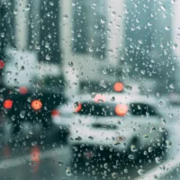 Ploaie îngheţată în mai multe zone! Freezing rain e unul dintre cele mai periculoase fenomene pentru trafic