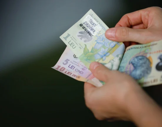 IRCC oferă un „balon de oxigen”: Băncile vin cu oferte agresive pentru refinanţări şi caută clienţi noi / Efectul Legii Nordis (analiză)