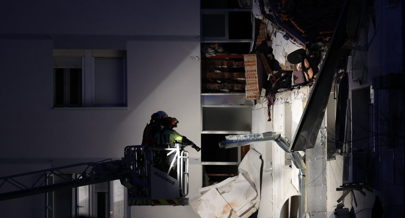 FOTO/VIDEO Explozie într-un bloc din Madrid. O femeie a murit și alte nouă persoane au fost rănite