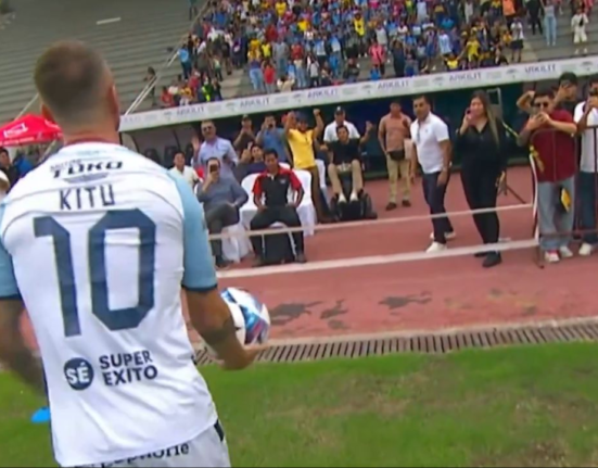 „Decarul” s-a făcut de râs la prezentarea sa! Nu a putut să le paseze fanilor mingea din 3 încercări