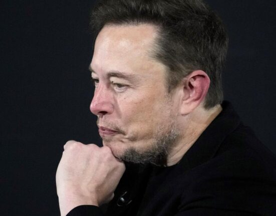 Scandalul imaginilor cu conținut sexual. Două țări au interzis Grok, chatbot-ul lui Musk