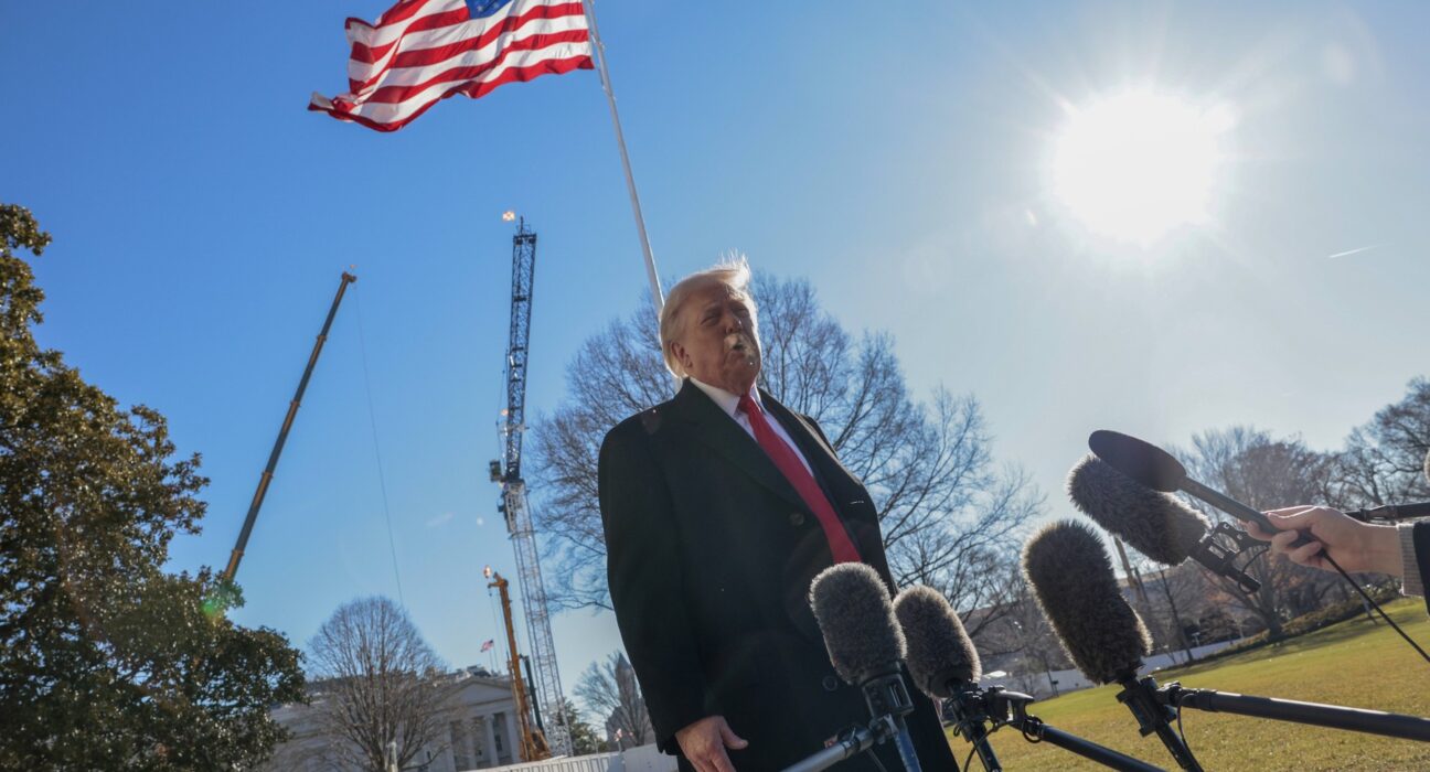 Trump păstrează misterul despre adevăratele sale intenții în privința Iranului. Întrebarea la care le-a spus jurnaliștilor „să-și dea seama singuri”