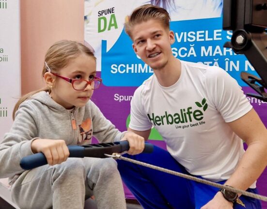 Canotorii lotului național, alături de copiii defavorizați: „Sunt foarte entuziasmați și știau despre ce e vorba, știau mișcarea”