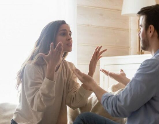 Ce poți să faci când vecinii fac zgomot constant. E menționat clar în lege