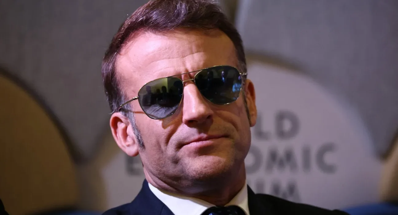 VIDEO Efectul Macron: Ochelarii de soare purtați de președintele francez la Davos i-au adus notorietate globală producătorului / Cât costă