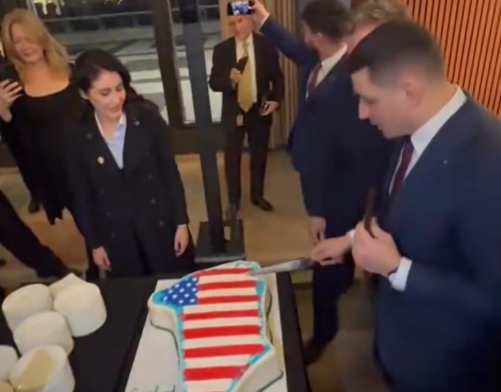 Vicepreşedintele PE, mesaj pentru George Simion: Să-ți stea în gât tortul ăla! Poate era Dobrogea în locul Groenlandei