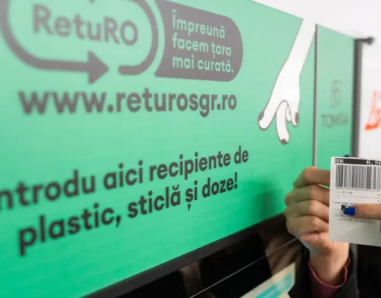 Atac în bandă la un aparat RetuRo din Bistrița: 7 copii l-au jefuit pe un minor de voucherele SGR