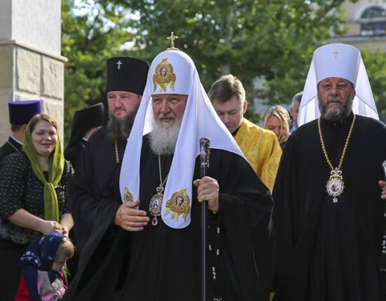 Soluția Patriarhului Kirill pentru creșterea natalității: Avortul „să fie imposibil fără consimțământul” soțului