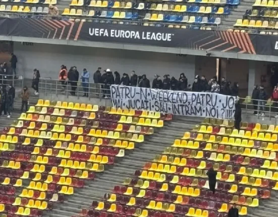 FCSB – Fenerbahce: Incident în tunel la pauză / Un suporter a intrat pe teren în prima repriză