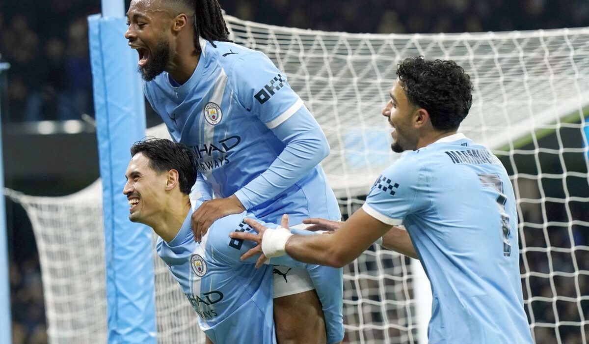 Arsenal -au calificat fără emoții în finala Cupei Ligii