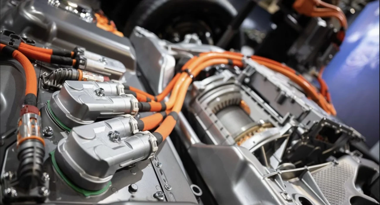 Se cam fâsâie moda mașilor electrice: O țară uriașă renunță definitiv la obiectivul de a vinde doar electric până în 2035