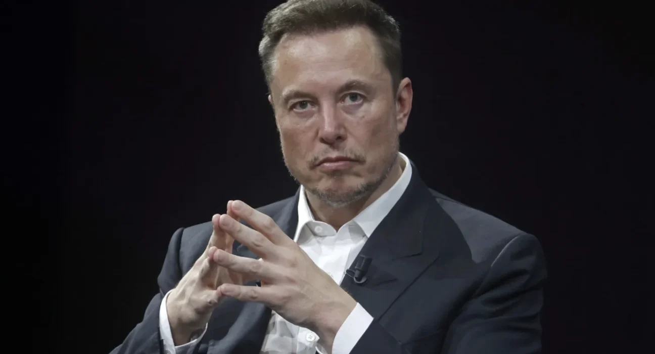 Ultima ”nebunie” gândită de Elon Musk: Vrea să construiască un oraș pe Lună și va fi gata în doar câțiva ani