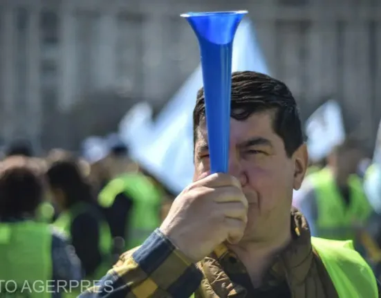 Grevă de avertisment, astăzi, în peste 1.300 de primării din ţară. Bolojan, întâlnire cu primarii la Parlament / Ce a spus premierul despre reorganizarea administrativ-teritorială