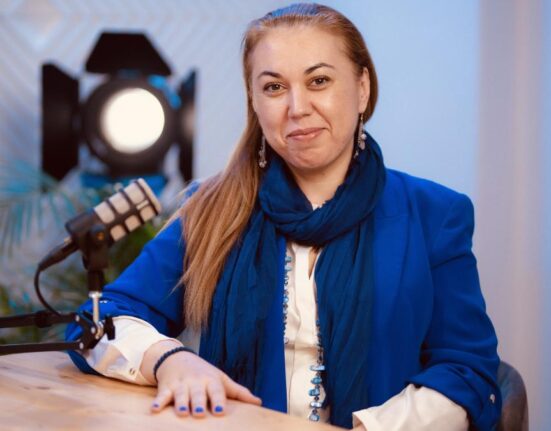 Dialog în filigran cu Cristina Bogdan (sus rima!)