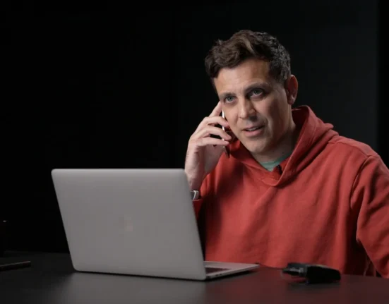 Alex Nedea de la Recorder a găsit și un motiv pentru a lăuda ce se întâmplă în România