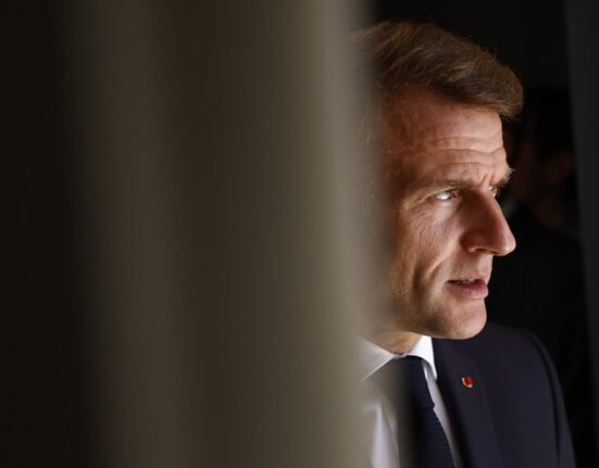 Macron spune că reluarea dialogului cu Putin „nu este o chestiune de zile”: „Lucrurile se pregătesc”