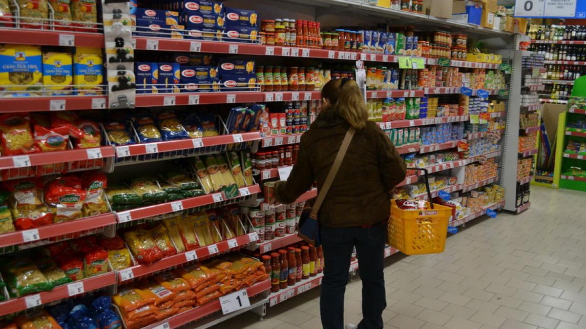 Ultimă oră: Plafonarea adaosului comercial la toate alimentele dacă inflația sare de 5%