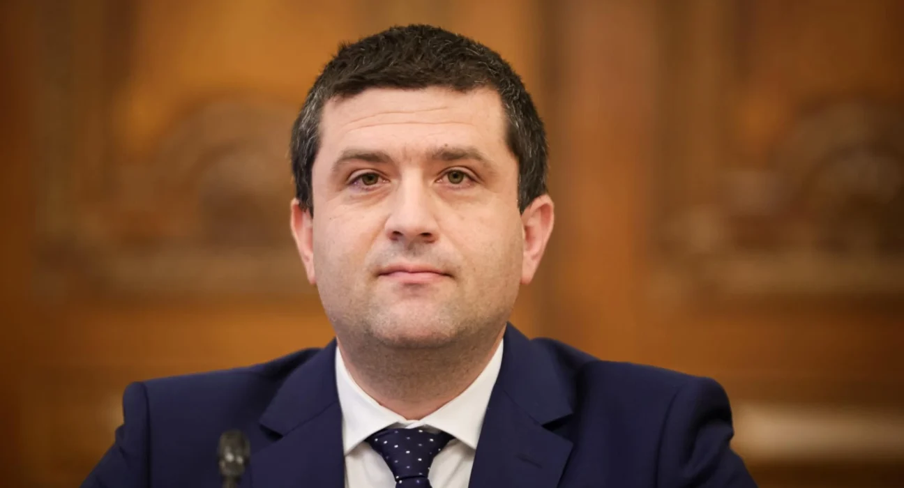 Cât a plătit România pentru mașinile a doar 4 piloți de F-16 în SUA? Suma l-a revoltat pe ministrul Radu Miruță: ‘Strigătoare la cer’