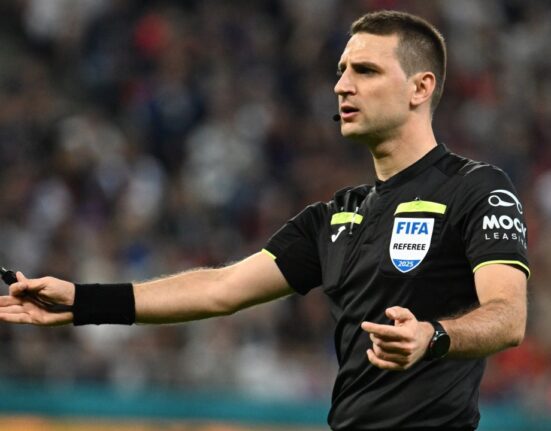 Cine va arbitra derby-ul Rapid