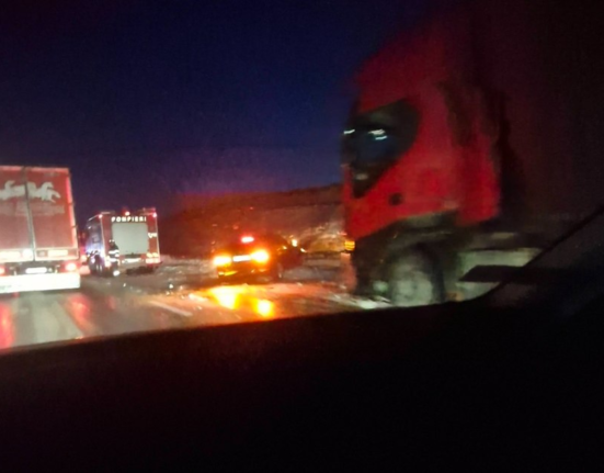 Accident pe A3, în zona Moara Vlăsiei. Trafic restricționat din cauza condițiilor de iarnă, mai multe drumuri naționale rămân închise