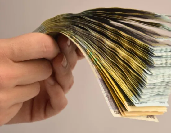 OUG dată de Guvernul Bolojan pentru mii de angajați Damen Mangalia, Liberty Galați și Romaero București. Ce se întâmplă cu salariile
