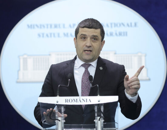 „Recomandarea este să nu participați”. Scandal între Radu Miruță și PSD Gorj după ce ministrul USR i-a chemat pe primarii din județ la o întâlnire