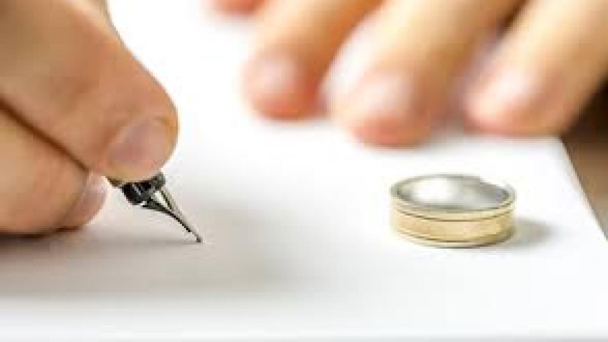 Senatul a decis că soții pot să-și aleagă ce nume vor după divorț