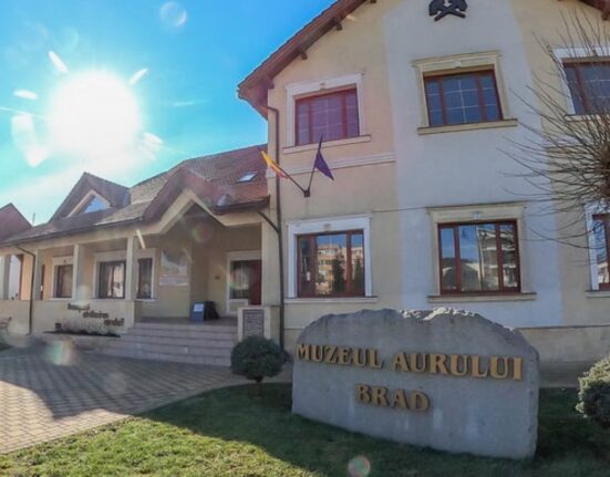Muzee unicat ale aurului, cărbunelui și fierului. Se află în județul unde 100.000 de oameni munceau în industrie