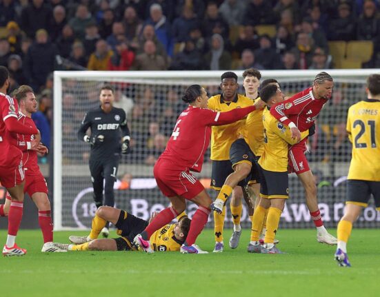 Înfrângere-șoc pentru Liverpool, în fața ultimei clasate din Premier League