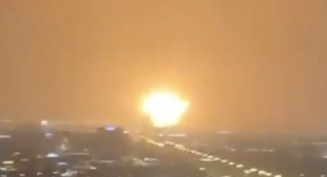 Haos în Orientul Mijlociu: explozii în Dubai şi Manama. Autoritățile îi sfătuiesc pe oameni să se îndrepte către cel mai apropiat loc sigur
