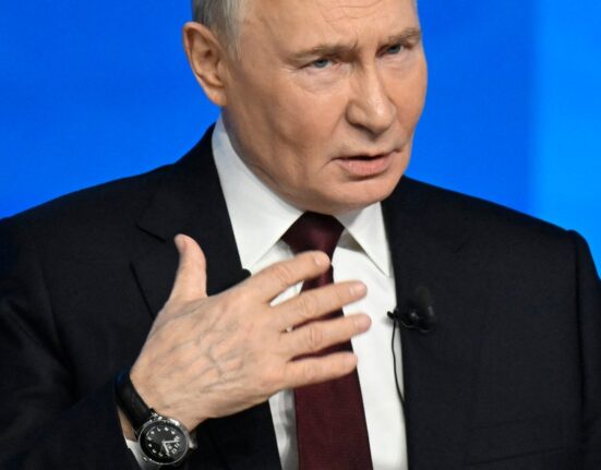 Profitând de războiul din Orientul Mijlociu, Putin se oferă să dea Europei petrol și gaze rusești, dacă parteneriatele vor fi pe termen lung