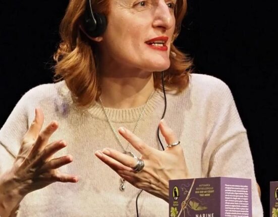„Sunt ca un copil năzdrăvan care-și dezgroapă secretele doar când simte că prezentul îl copleșește”