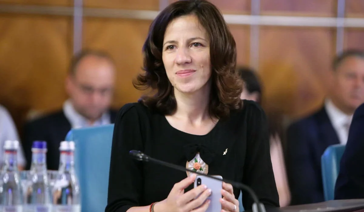 Comisarul european din partea României va prezenta, în luna mai, strategia europeană anti-sărăcie, prima de acest fel a Uniunii Europene