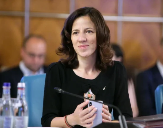 Comisarul european din partea României va prezenta, în luna mai, strategia europeană anti-sărăcie, prima de acest fel a Uniunii Europene