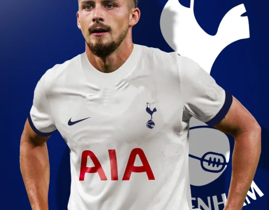 Cu Drăguşin integralist, Tottenham a scos un egal pe terenul campioanei, 1-1 cu FC Liverpool