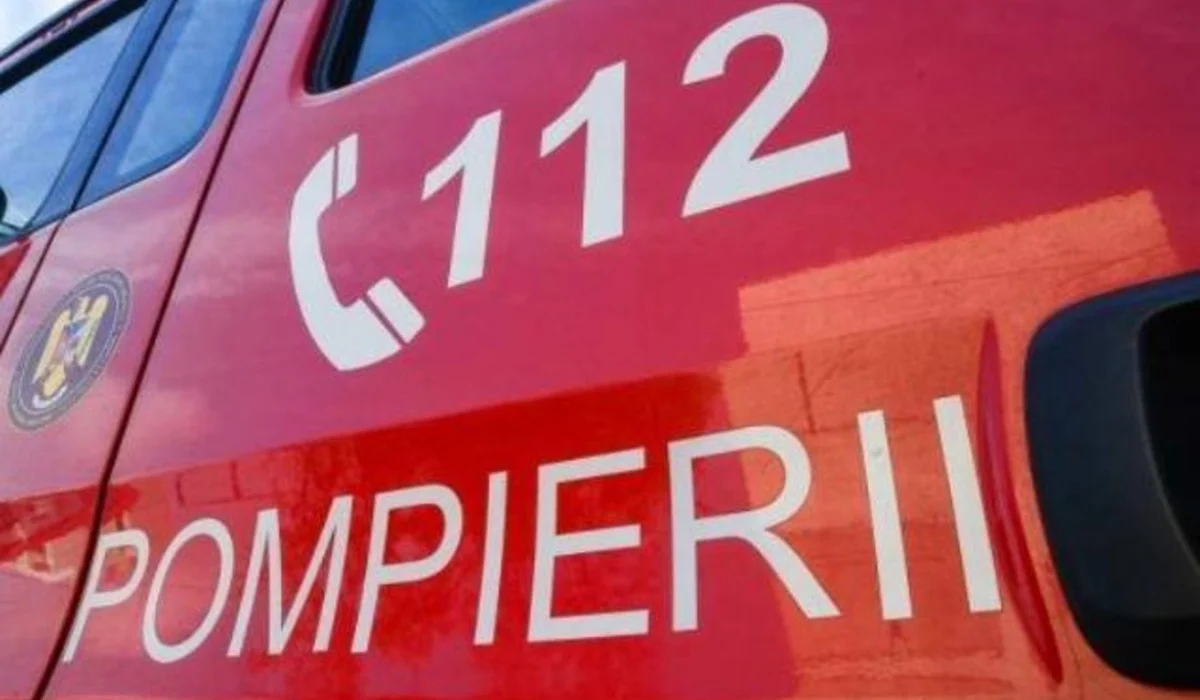 Remorcher scufundat în Portul Midia. Cinci persoane s-ar fi aflat la bord / Intervenție de urgență a pompierilor