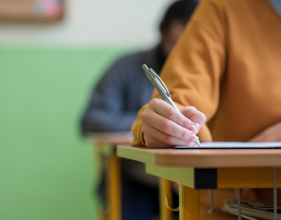 Modele de subiecte la Fizică la Simulare BAC 2026