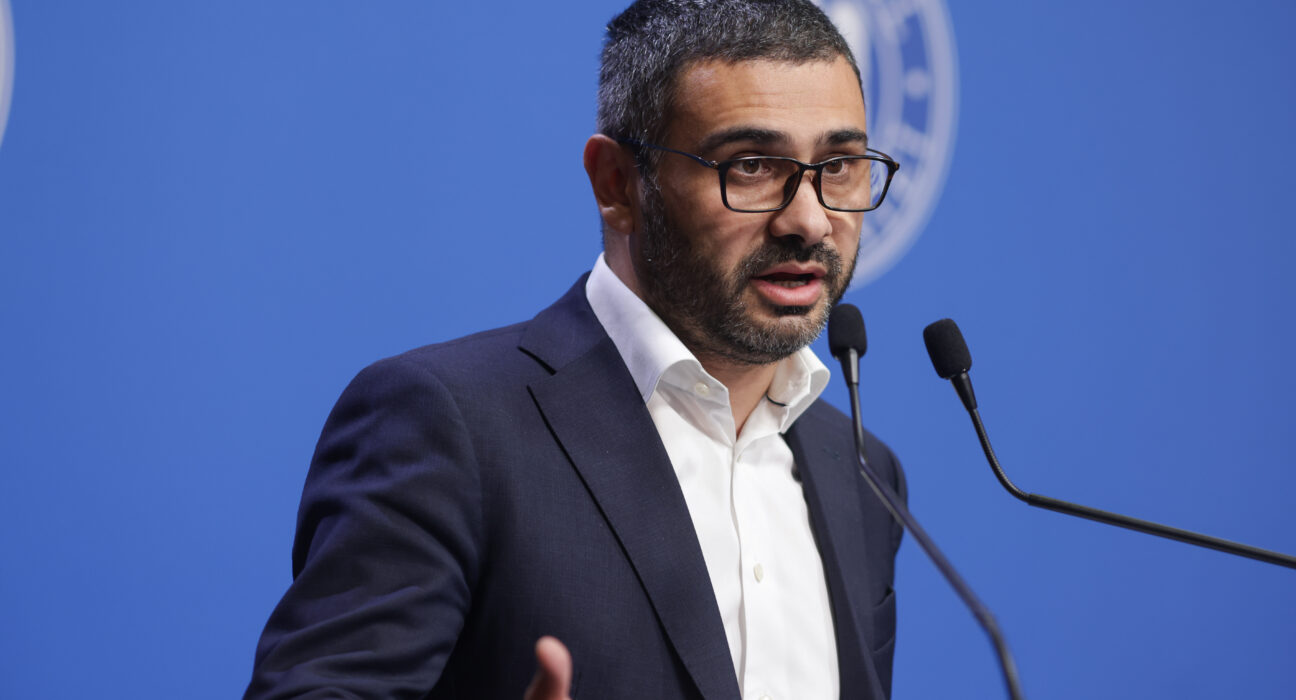 Florin Manole, despre reducerea cheltuielilor la Ministerul Muncii: „Dacă va fi să plece vreun om prin voința ministrului, acela va fi ministrul”