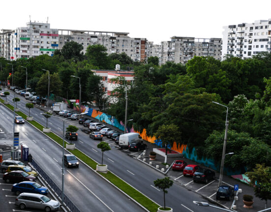 În Bucureștiul de astăzi, dominat de bulevarde largi și blocuri ridicate în grabă, puține locuri mai păstrează memoria orașului de altădată. 