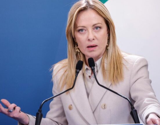 Prezenţă record la referendumul pentru justiţie din Italia. Votul continuă şi luni