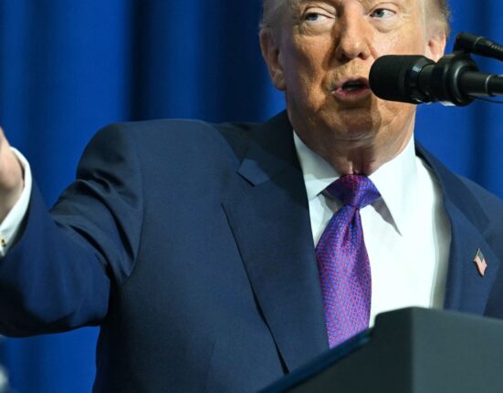 Trump le cere republicanilor să lucreze în vacanța de Paște pentru a adopta o lege privind votul: „De fapt, faceţi asta pentru Isus”