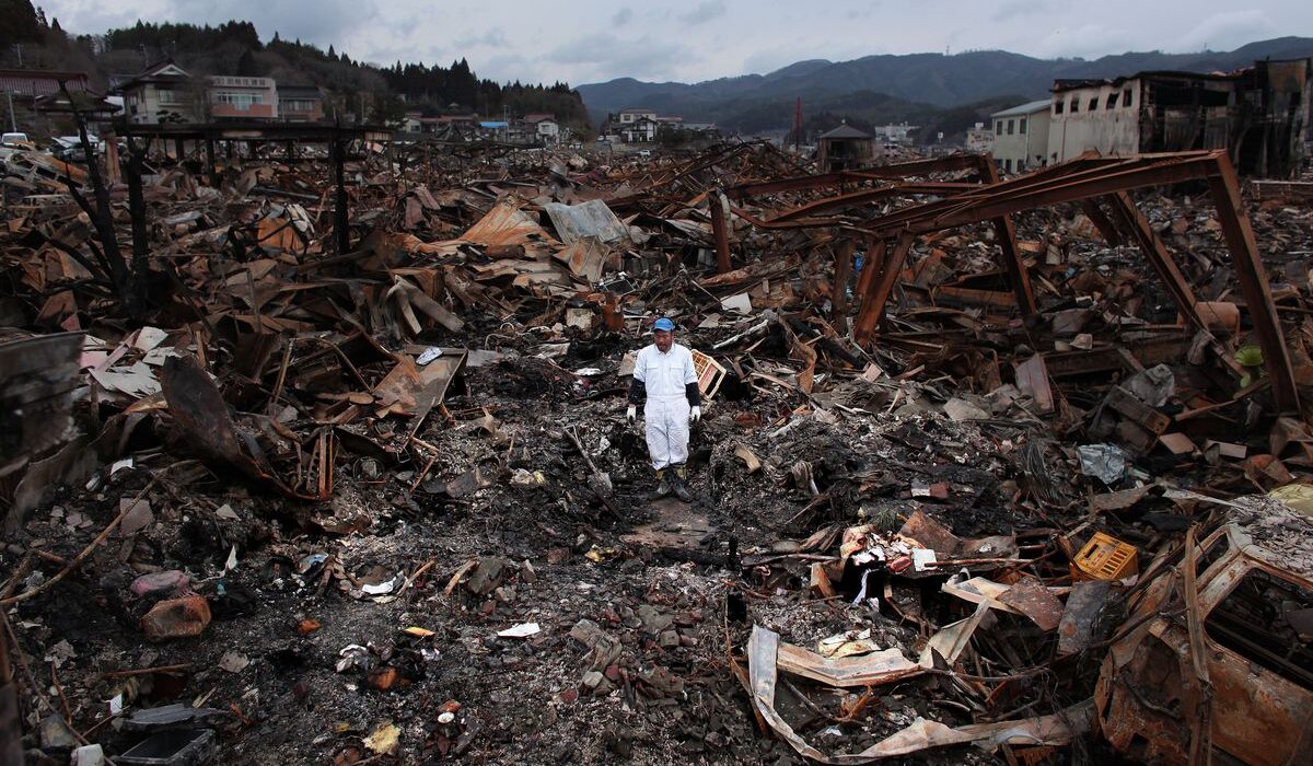 La 15 ani după tsunami-ul catastrofal de la Fukushima, un japonez face scufundări an de an ca să își găsească soția! „I-am recuperat telefonul, am văzut ultimul SMS pe care voia să-l scrie”