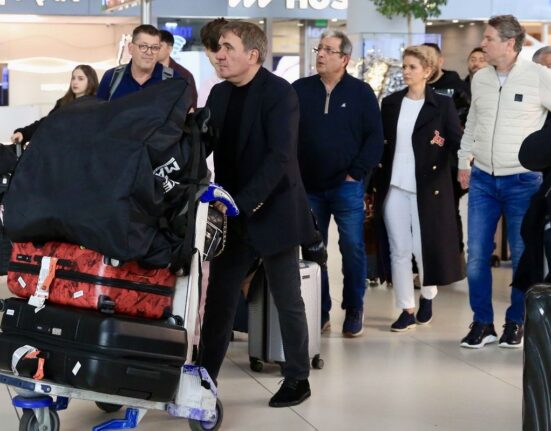 Hagi și Popescu au aterizat la Istanbul! „Regele” a cărat la bagaje, chiar dacă turcii strigau după el: „Hagi e bașcan!”