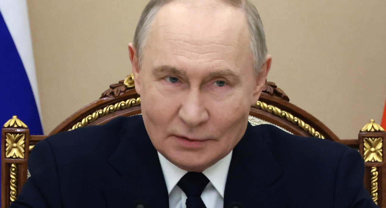 Vladimir Putin i-a adunat pe oligarhii ruși într-o ședință cu ușile închise ca să stoarcă bani de la ei. Ce se știe despre întâlnire