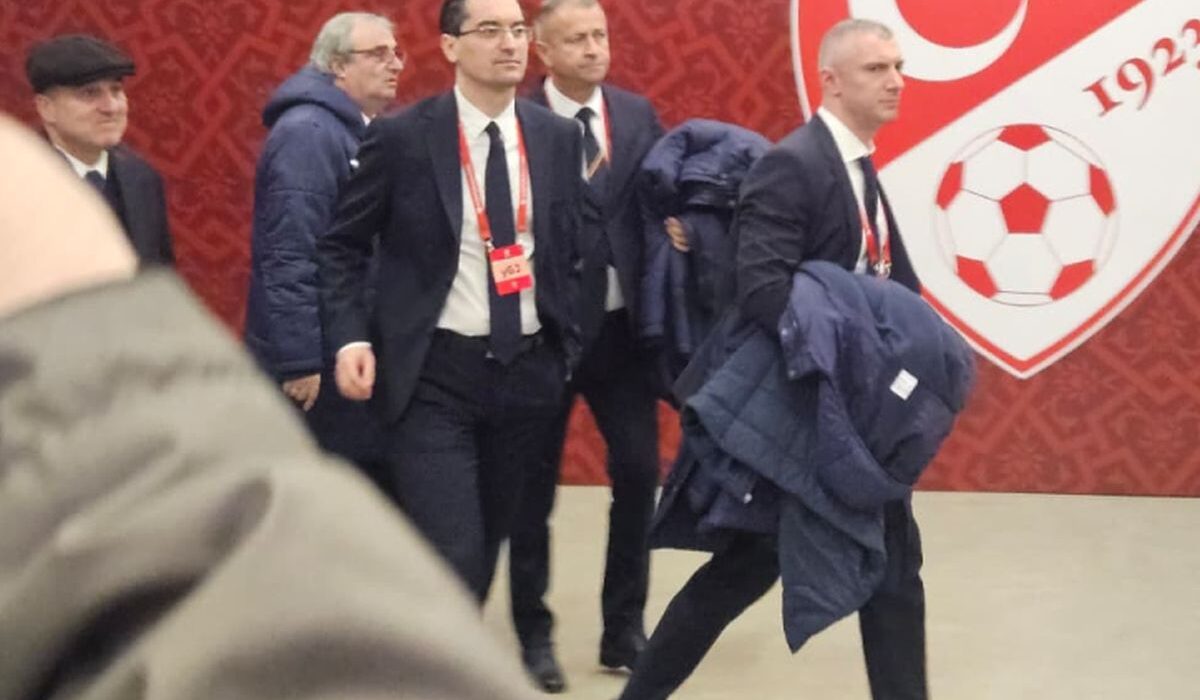 Stupoare în direct » Gestul făcut de Burleanu după meciul de la Istanbul l-a contrariat: „Nu mai stai, frate”