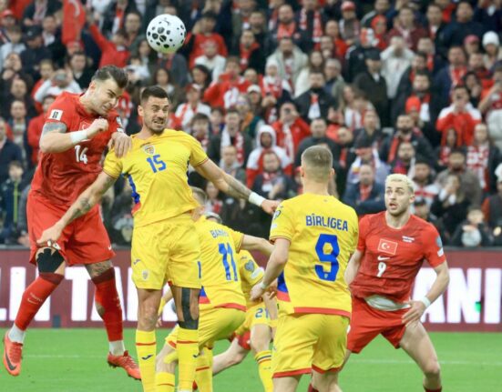 Le-a „citit” viitorul » Trei titulari, OUT de la naționala României?!